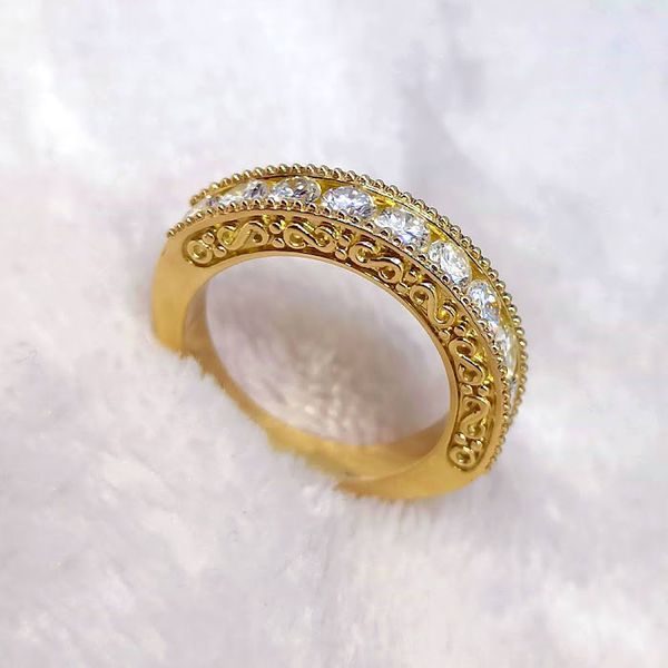 Meia Aliança de Diamantes em Ouro 18k