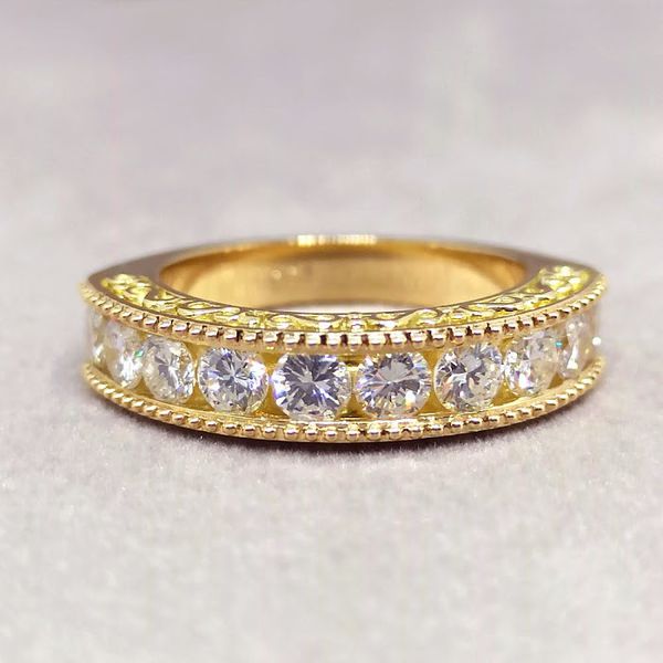 Meia Aliança de Diamantes em Ouro 18k