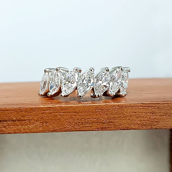 Meia Aliança com Diamantes em Ouro 18k