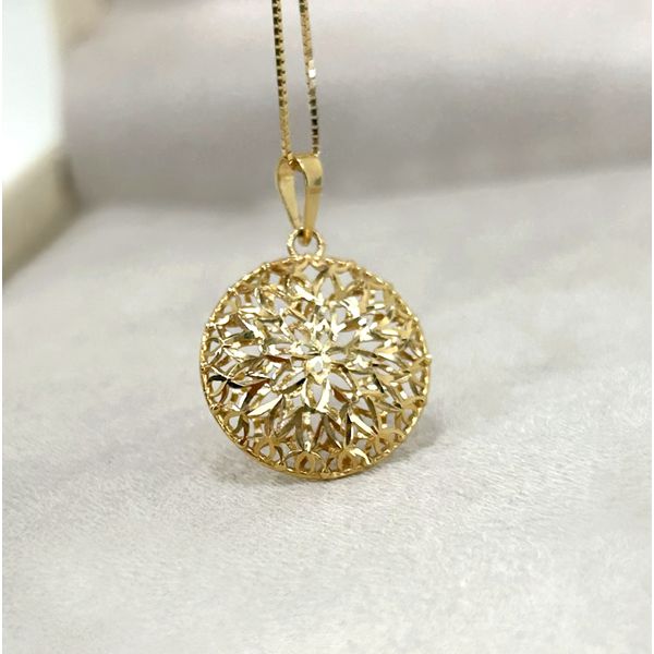 Pingente Redondo Flôr de Lotus em Ouro 18k
