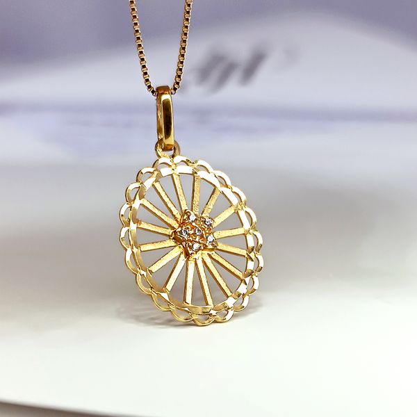Pingente Oval em Ouro 18k Trabalhado com Zircônia