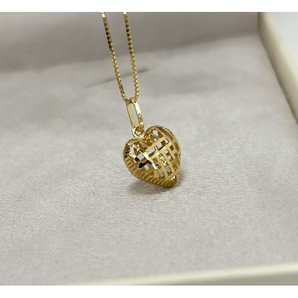 Pingente em Ouro 18k Coração Trabalhado Diamantado