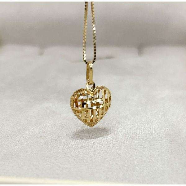 Pingente em Ouro 18k Coração Trabalhado Diamantado