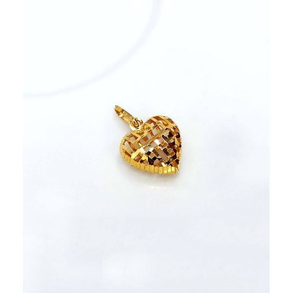Pingente em Ouro 18k Coração Trabalhado Diamantado