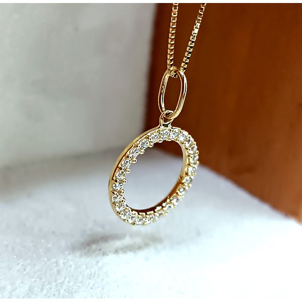 Pingente em Ouro 18k Redondo Cravejado