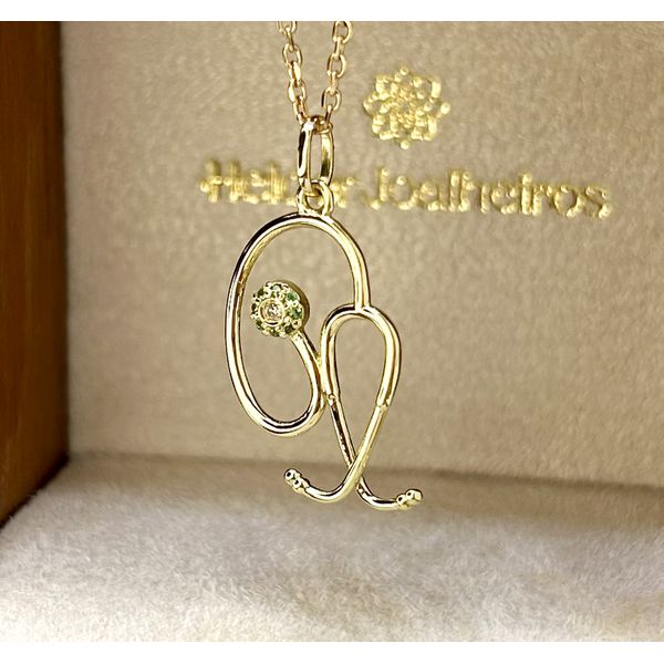 Pingente Profissões em Ouro 18k Estetoscópio de Medicina com Pedra de Esmeralda