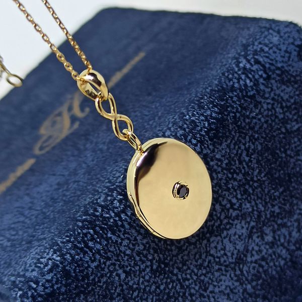 Relicário Infinito Luminoso em Ouro 18k 750 com Diamante Central