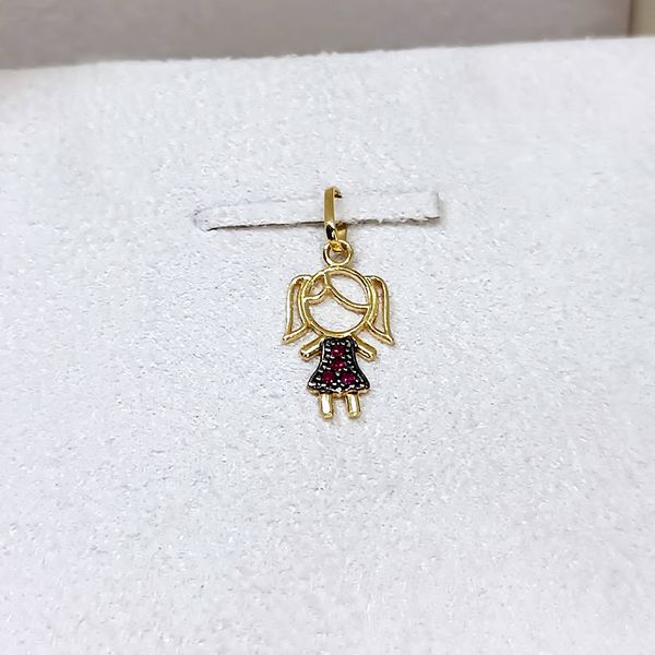 Pingente Menina Vestido Vermelho e Branco em Ouro