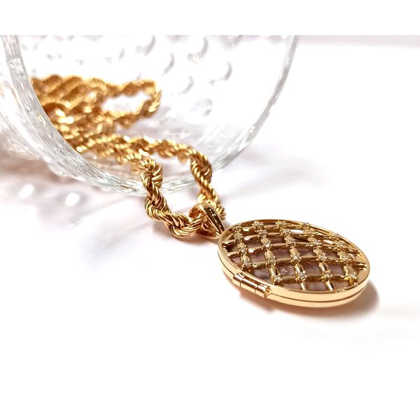Relicário Ouro Radiante Eterno em Ouro 18k 750 Oval Tela com Diamantes