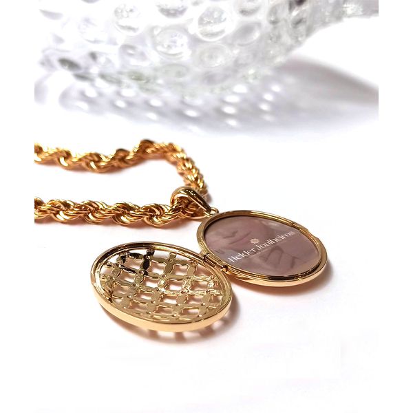 Relicário Ouro Radiante Eterno em Ouro 18k 750 Oval Tela com Diamantes