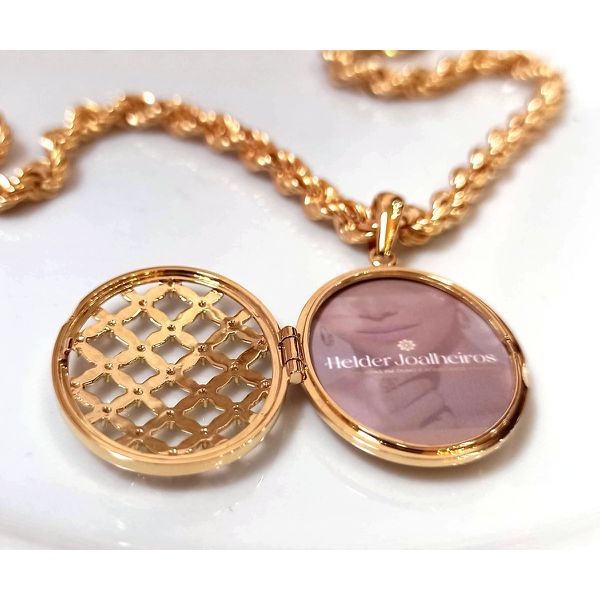 Relicário Ouro Radiante Eterno em Ouro 18k 750 Oval Tela com Diamantes