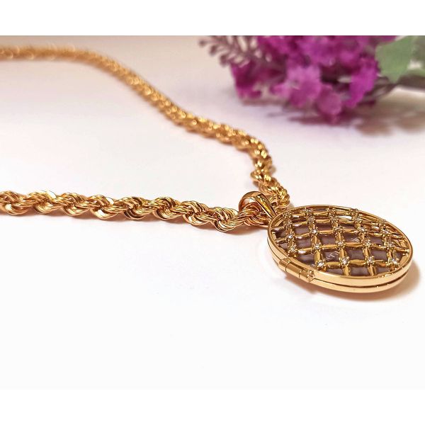 Relicário Ouro Radiante Eterno em Ouro 18k 750 Oval Tela com Diamantes