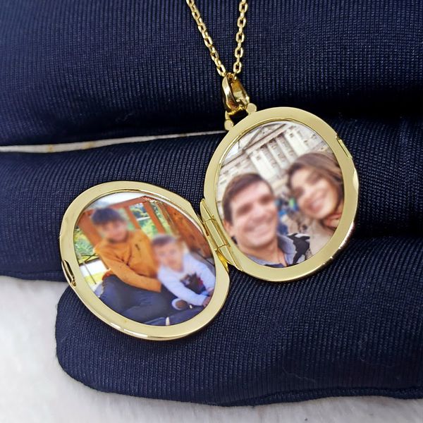 Relicário Radiante Inicial em Ouro 18k 750 Oval com Letra e Brilhantes