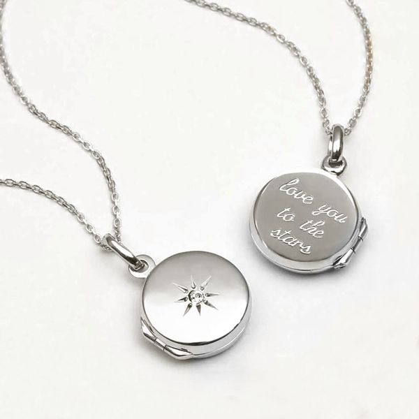 Relicário Estrela Radiante em Ouro 18k com Diamante e Mensagem Personalizada