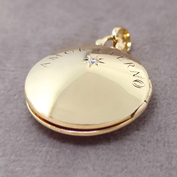 Relicário Celestial em Ouro 18K - Mensagem "Amor Eterno" com Estrela de Diamante e Personalização de Nome