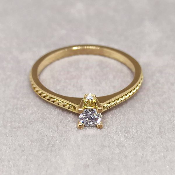 Solitário em Ouro 18k Trabalhado nas Laterais com Diamante de 15 Pontos