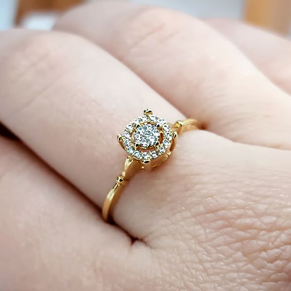 Anel Solitário em Ouro 18k Cravejado