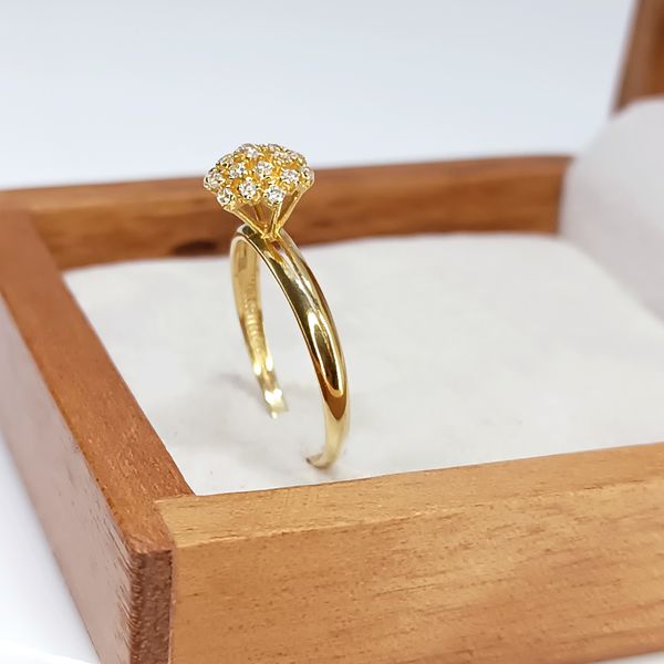 Anel Solitário em Ouro 18k Chuveiro Cravejado 