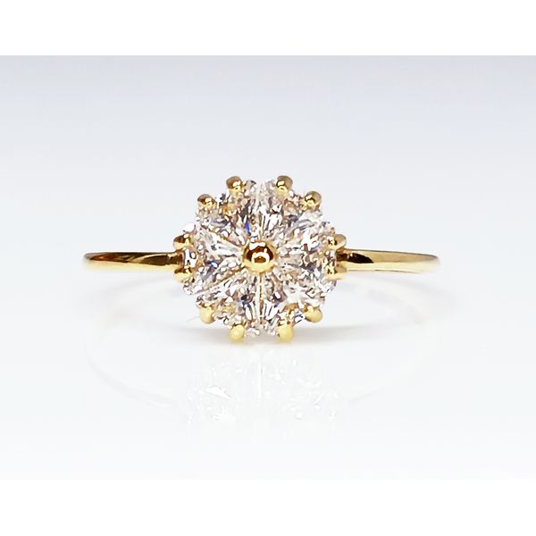 Anel em Ouro 18k Flor com Pétalas Cravejadas