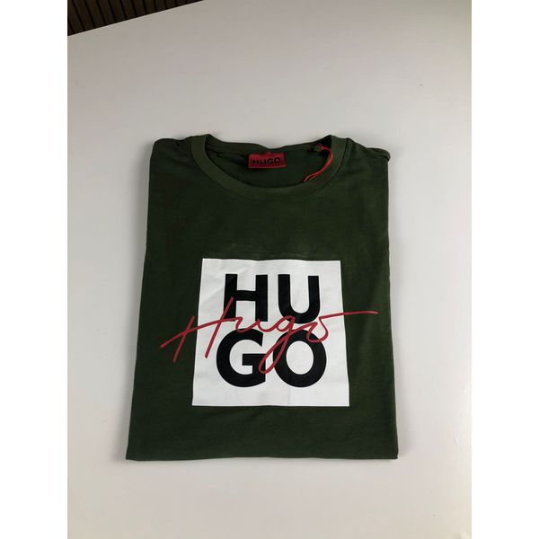 CAMISETA MC HUGO BOSS QUADRADO HUGO E CURSIVO 