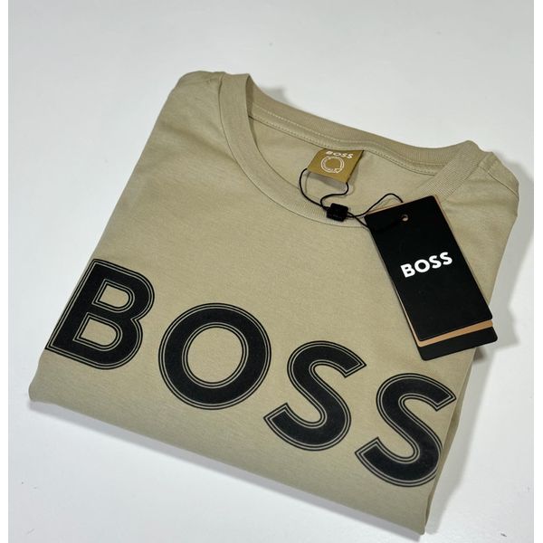 CAMISETA MC BOSS LOGO PEITO BEGE