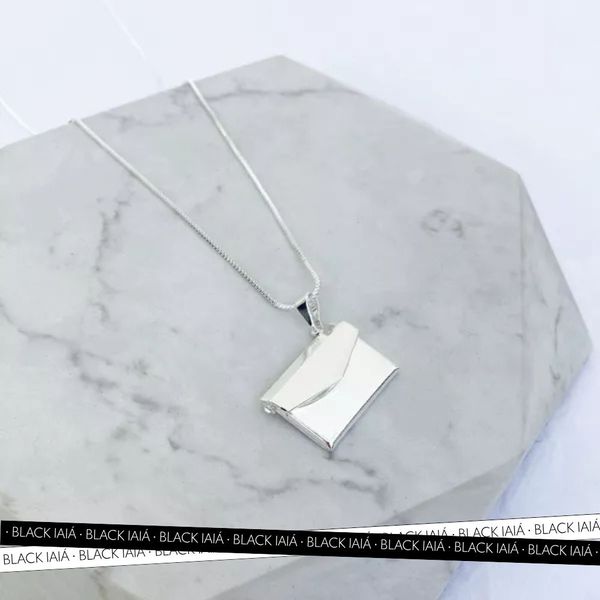 Colar Relicário Carta Personalizado Folheado em Prata 925