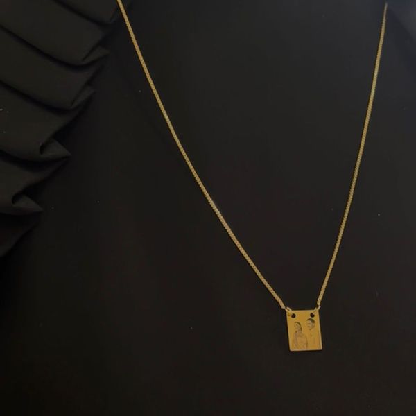 Colar Escapulário Personalizado P Folheado em Ouro 18k