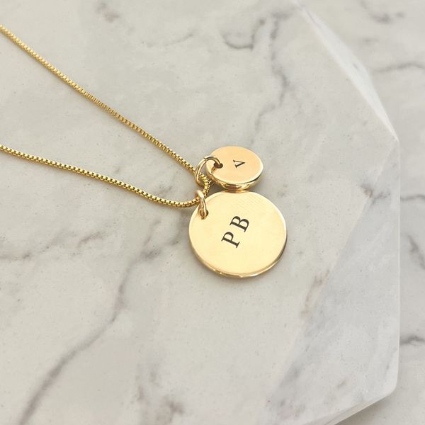 Colar Medalha M + P Personalizada Folheado em Ouro 18k