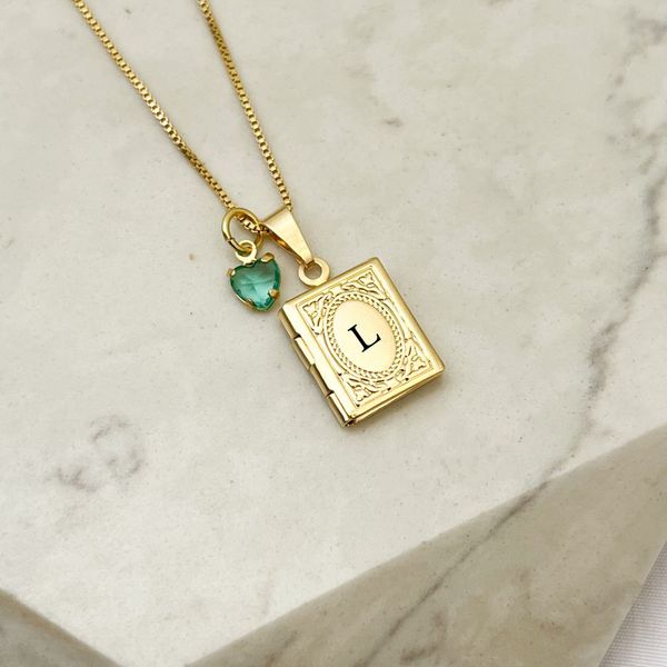 Colar Relicário Livro Personalizado com Foto Banhado a Ouro 18k