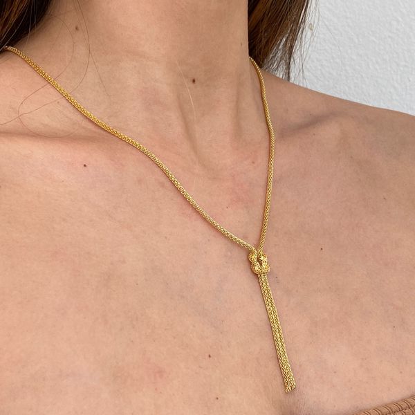 Colar Gravatinha Nó Detalhado Folheado em Ouro 18k
