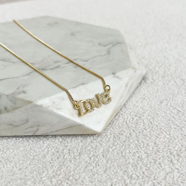 Colar Love Cravejado Folheado em Ouro 18k