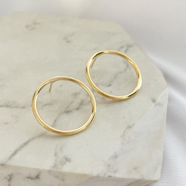 Brinco Circulo Vazado Folheado em Ouro 18k