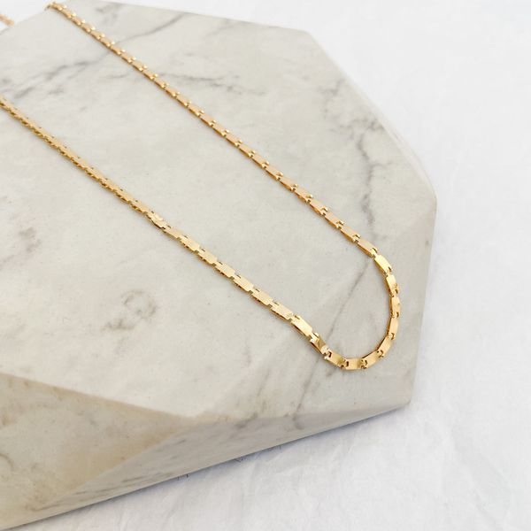 Colar Choker Chapa Quadradinhas Folheado em Ouro 18k 
