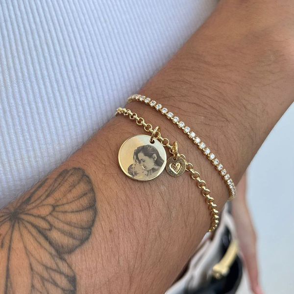Pulseira Medalha M Personalizada Folheado em Ouro 18k