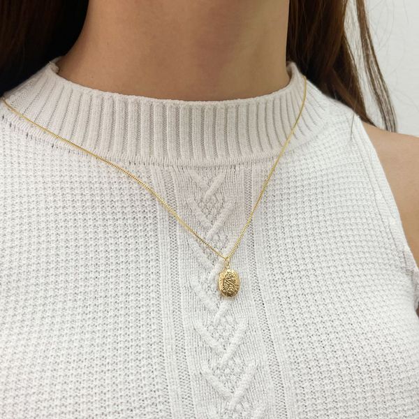 Colar Relicário Flower com Foto Banhado a Ouro 18k