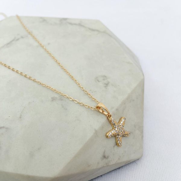 Colar Estrela do Mar Cravejada Folheado em Ouro 18k