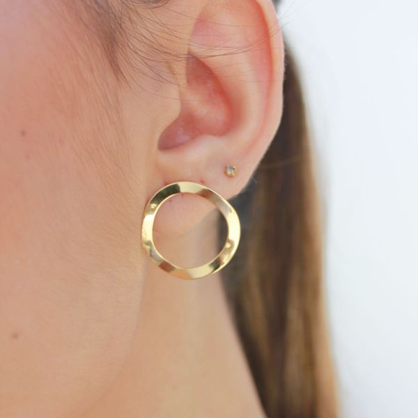 Brinco Circulo Vazado Folheado em Ouro 18k