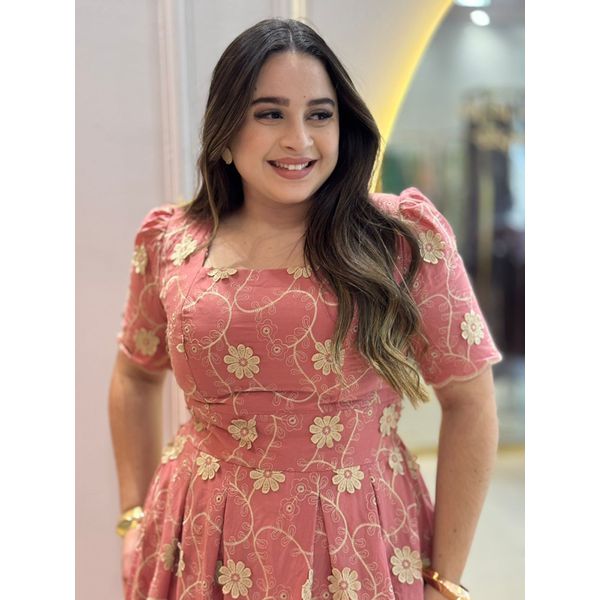 Vestido Jasmin Rose Bordado 