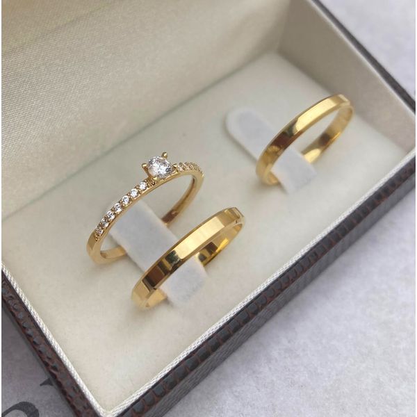Par de Alianças Casamento Modelo Tradicional Ouro 18k/750 2,70mm Reta Canto Chanfrado Polida e Anel de Noivado 10201