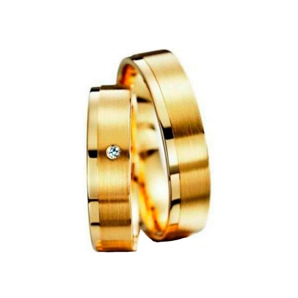 Par de Alianças Casamento Modelo Trabalhado Ouro 18k/750 4.50mm Reta Fosca Anatômica/Confort Com Pedra -10080