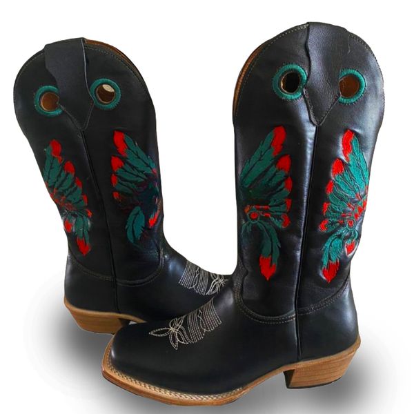Bota Texana Masculina Couro Legítimo Bovino Látego Preto Bordado Cocar Verde e Veremelho Salto Carrapeta 