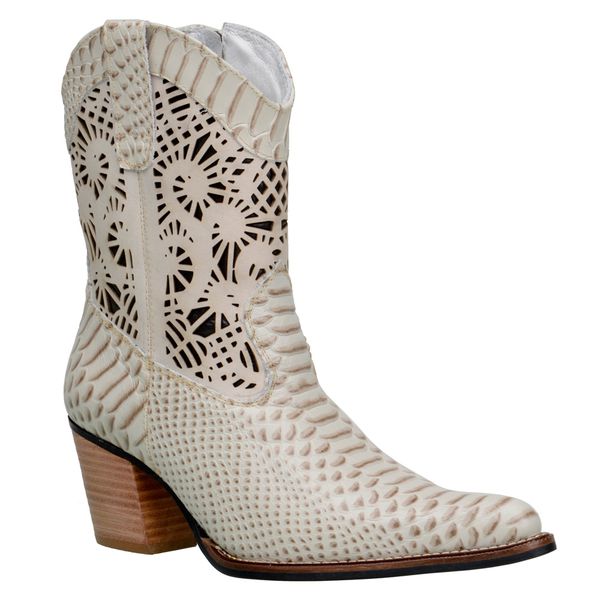 Bota Country Feminina Texana Bico Fino Cano Médio Marfim Com Detalhes em Laser