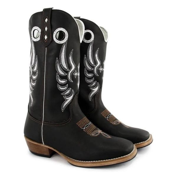 Bota Texana Masculina Cano Padrão Couro Legítimo Bovino Látego Preto Bordado Cruz Salto Carrapeta