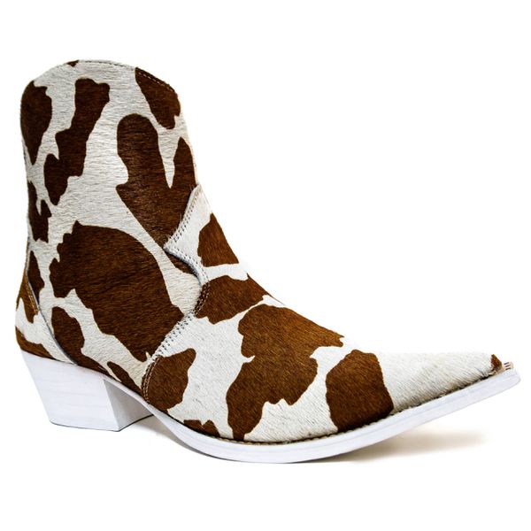 Botina Country Masculina Bico Fino Couro Legítimo Bovino Legítimo Pelo Holandês Caramelo Solado Branco