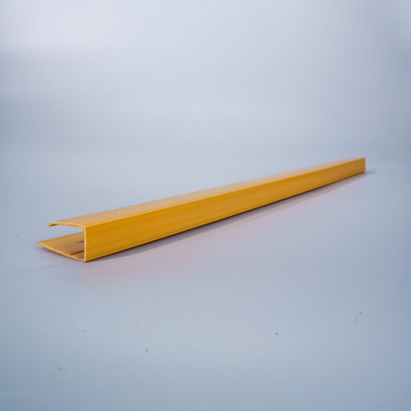 ARREMATE U EM PVC CEREJEIRA 3,0M