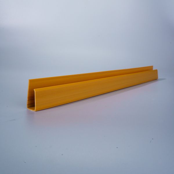 ARREMATE U EM PVC CEREJEIRA 3,0M - Joiplastic