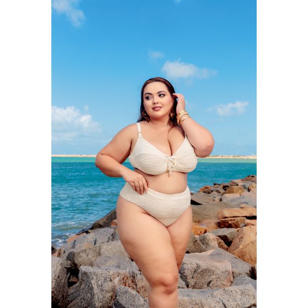 Biquini Meia Taça Caribe Wisor White com calcinha Hot pant