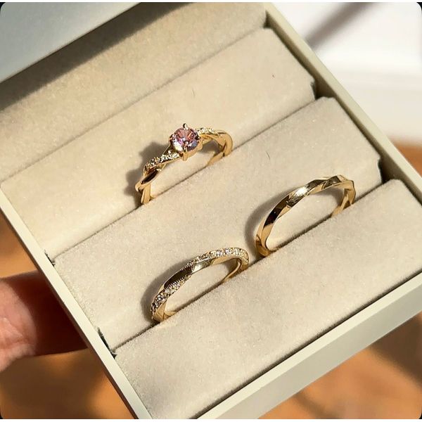 Alianças Torcida com 2 mm com solitario Realeza prata banhada a ouro
