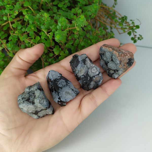 PEDRA BRUTA OBSIDIANA - FLOCOS DE NEVE 