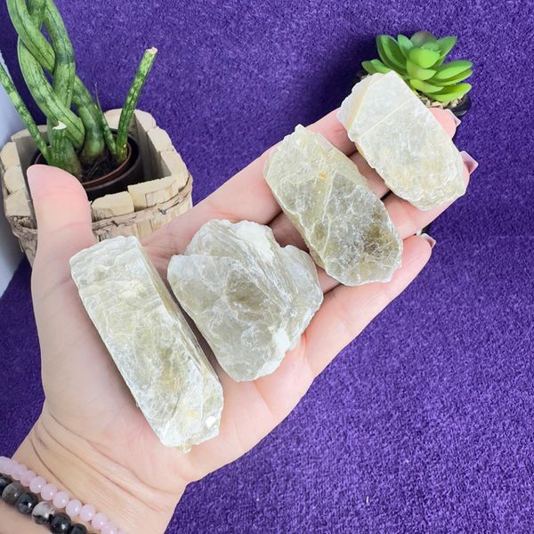PEDRA BRUTA MICA DOURADA 20 A 50G